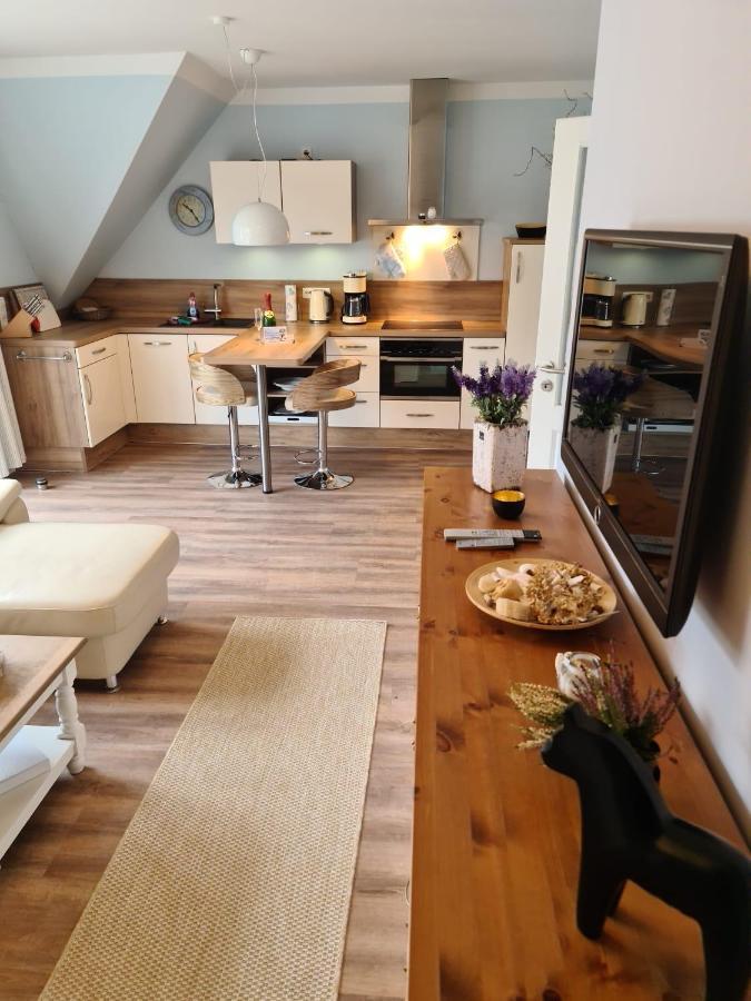 Lavendelblume - 4 Sterne Inklusive Eigene Bikebox Mit Strom - Waeschepaket - Power Wlan - Parkplatz # Bestpreisgarantie # Apartment Zingst