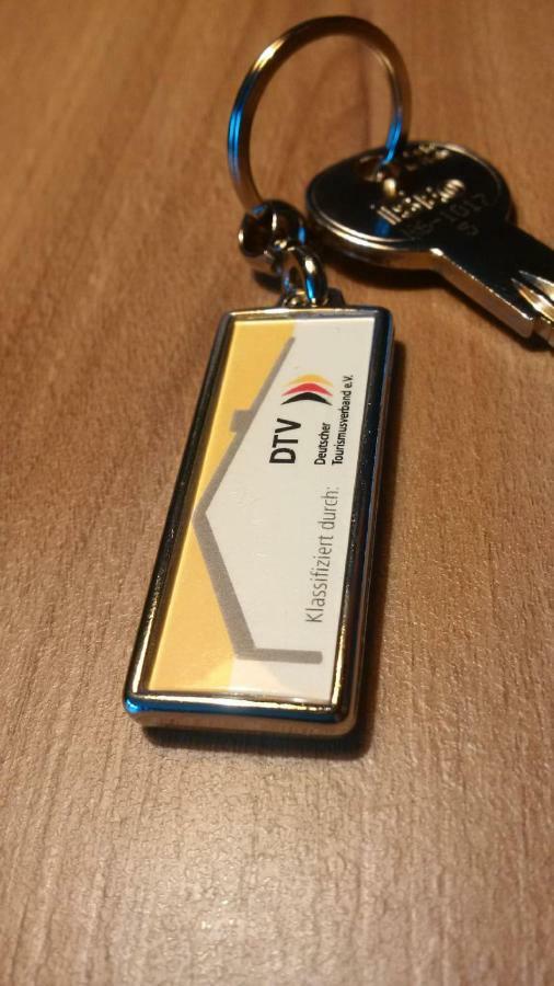 Lavendelblume - 4 Sterne Inklusive Eigene Bikebox Mit Strom - Waeschepaket - Power Wlan - Parkplatz # Bestpreisgarantie # Apartment *